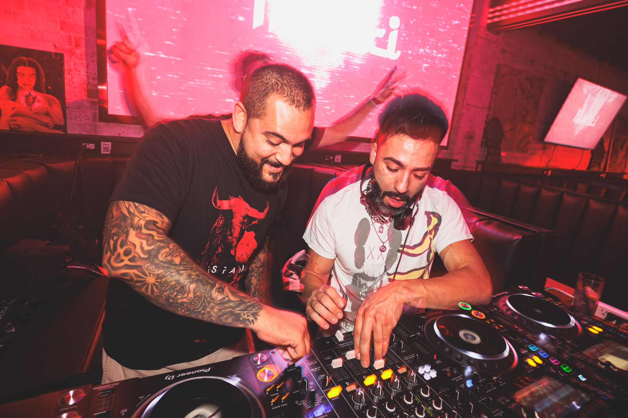 Media 6